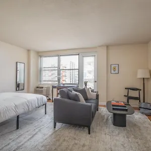 Cozy Dt Studio With Balcony By Zencity Saint Louis