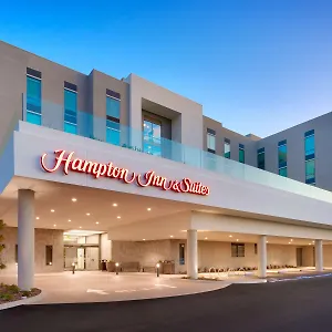 Hotel Hampton & Convention Center Anaheim