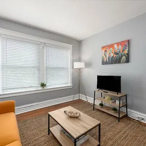 Charming & Historic 1br Saint Louis